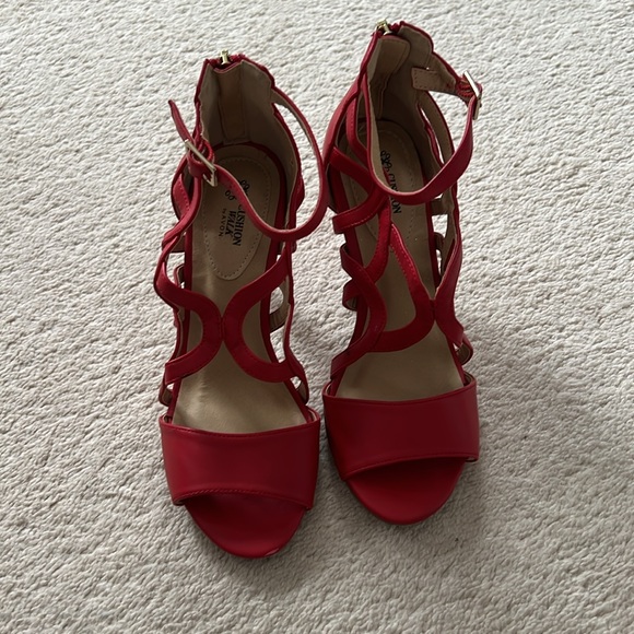 Red strappy heels size 6 - Picture 2 of 5